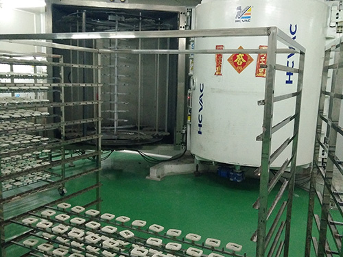 塑胶电镀车间一角